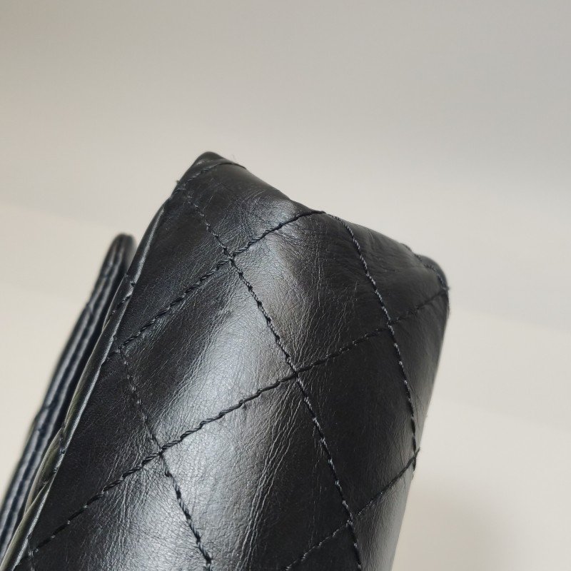 Chanel 2.55 Flag Bag 經典款 大號 油蠟皮 菱格絎縫 長方形旋扣 單肩包-18