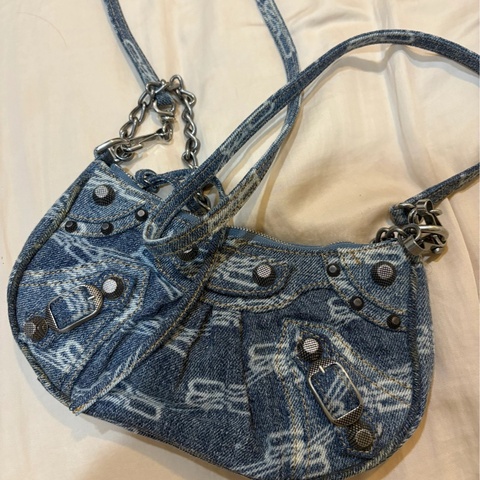 Balenciga 牛仔小包（9成新）