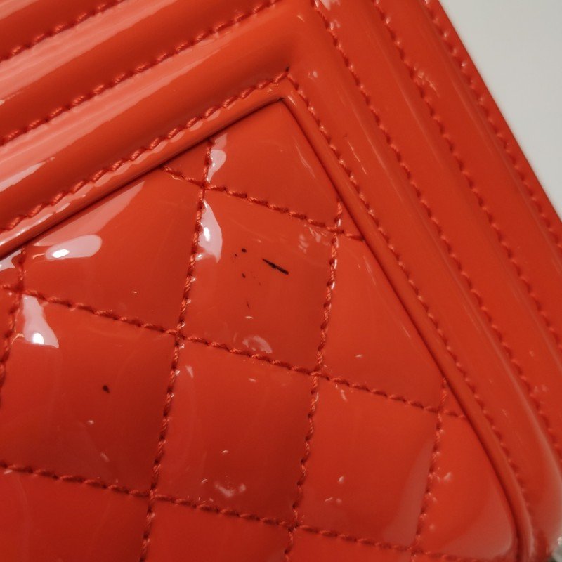 Chanel Leboy 季節限定款 小號 漆皮 菱格絎縫 方形 雙C鎖扣 單肩包-17