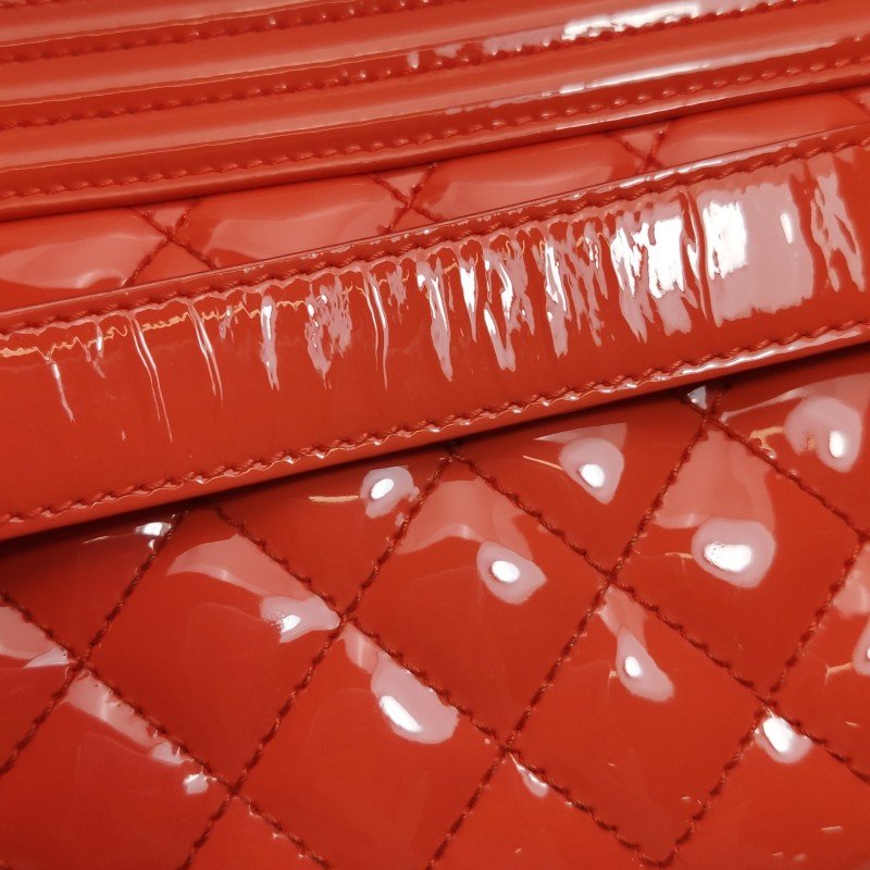 Chanel Leboy 季節限定款 小號 漆皮 菱格絎縫 方形 雙C鎖扣 單肩包-23