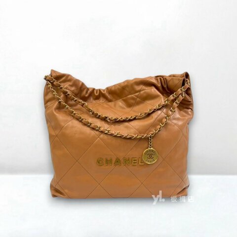 CHANEL 奶茶色牛皮金釦中號 22Bag AS3261
