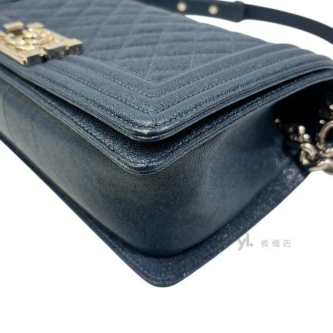 Chanel Boy深藍荔枝皮銀扣肩背包A67086-8