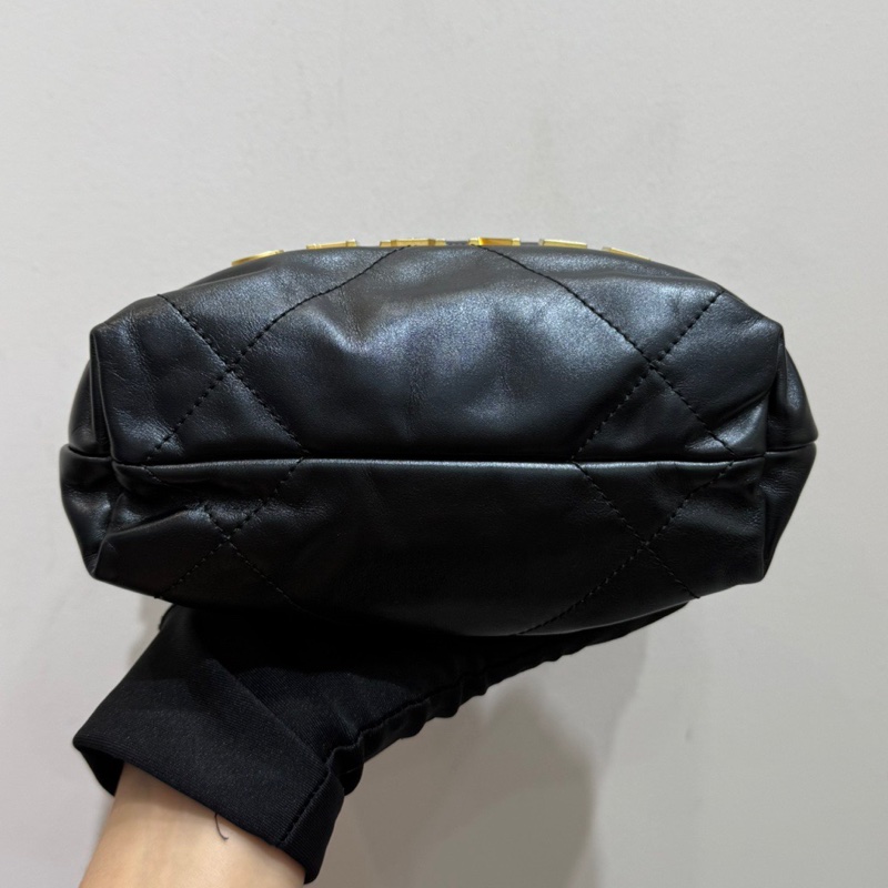 Chanel 香奈兒 22bag Mini黑色金扣 小垃圾包-4