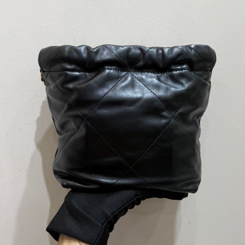 Chanel 香奈兒 22bag Mini黑色金扣 小垃圾包-6