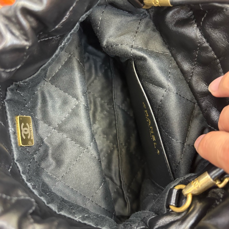 Chanel 香奈兒 22bag Mini黑色金扣 小垃圾包-8