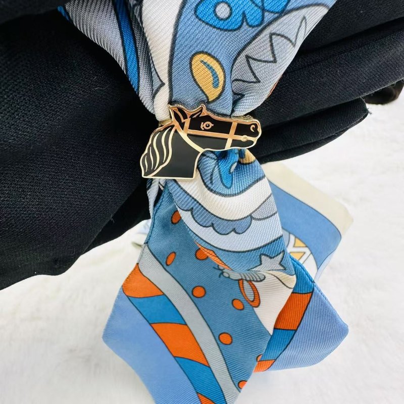 全新 Hermes愛馬仕 雙面馬頭絲巾扣 雙面黑金 /金色-6