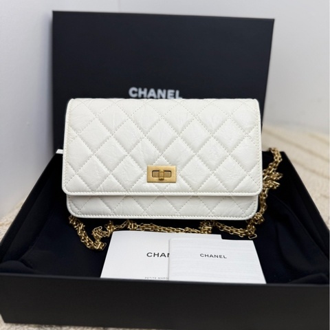 Chanel 香奈兒 woc 2.55白色金扣發財包