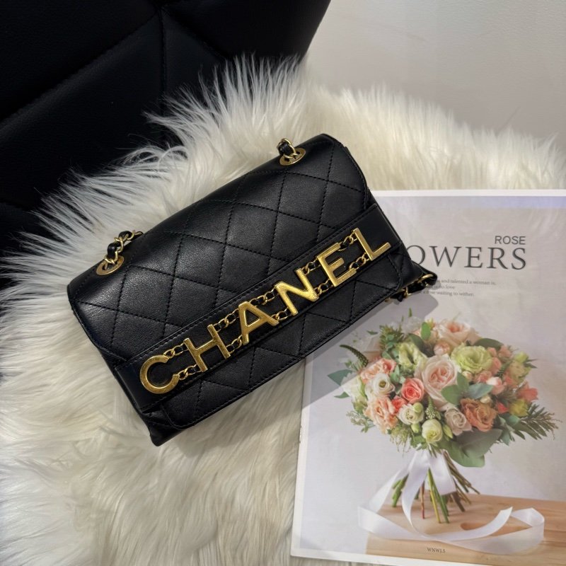 香奈兒 限量款字母小型口袋包-0