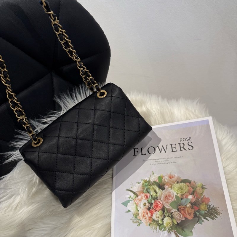 香奈兒 限量款字母小型口袋包-7