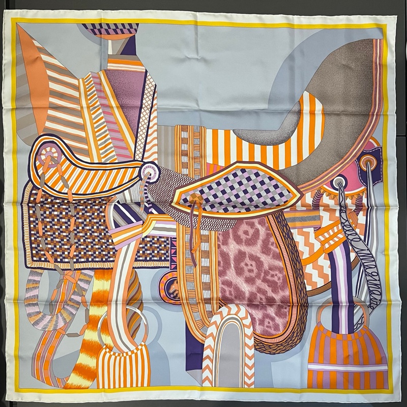全新 特價🍊Hermes 愛馬仕 Silk scarf 90 絲巾🧣La Selle Imaginaire 幻想中的馬鞍-0