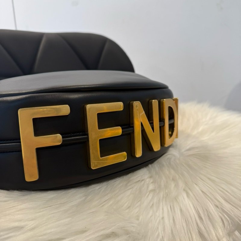 FENDI GRAPHY 月牙包 腋下包-3