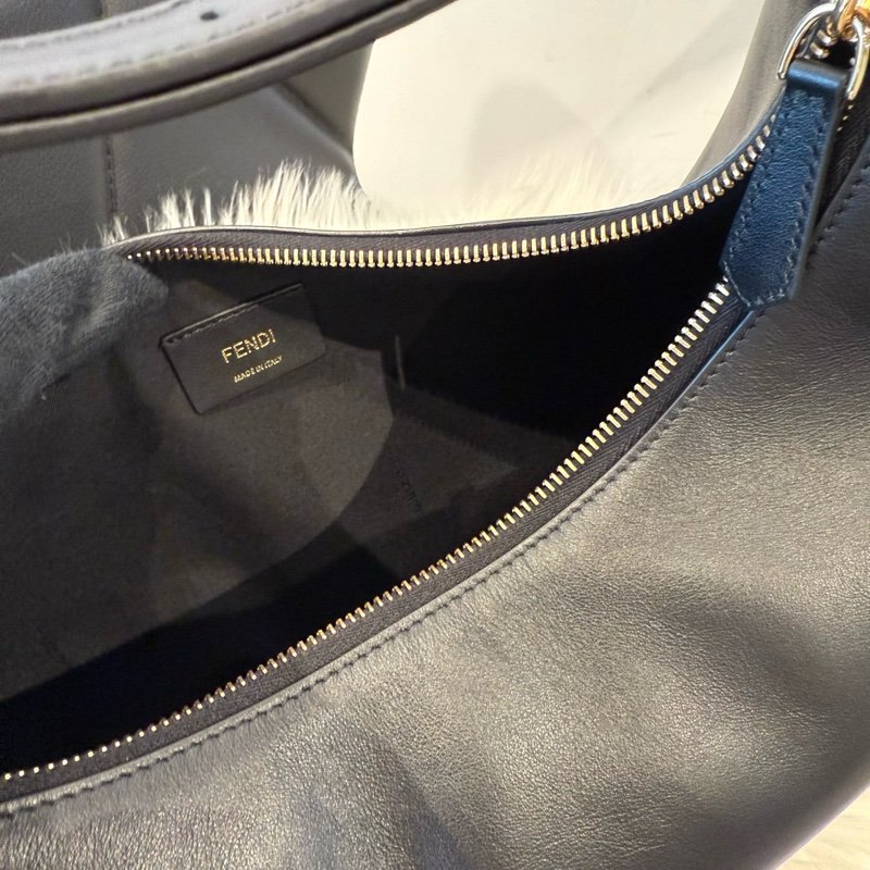 FENDI GRAPHY 月牙包 腋下包-7