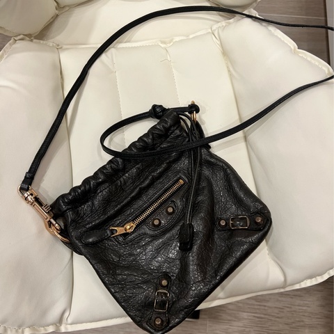 balenciaga 巴黎世家 crossbody 斜挎包 油蠟皮 黑金