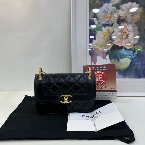 Chanel 香奈兒 24A 白色琺瑯扣可調整口蓋包 24年晶片 有購證