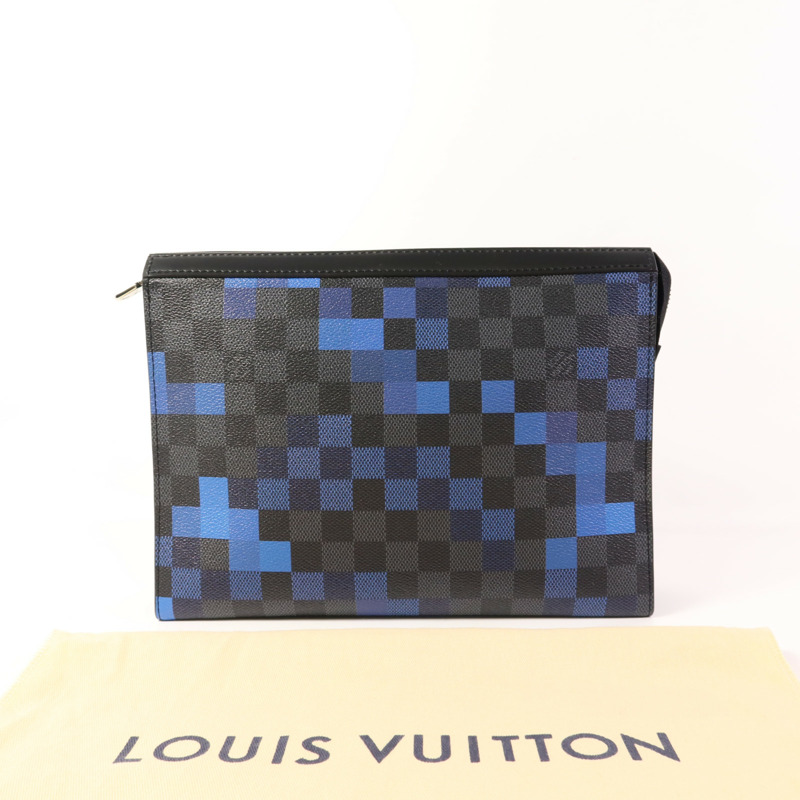 LOUIS VUITTON Damier Graphite Pixel Pochette Voyage MM銀扣手拿包-12