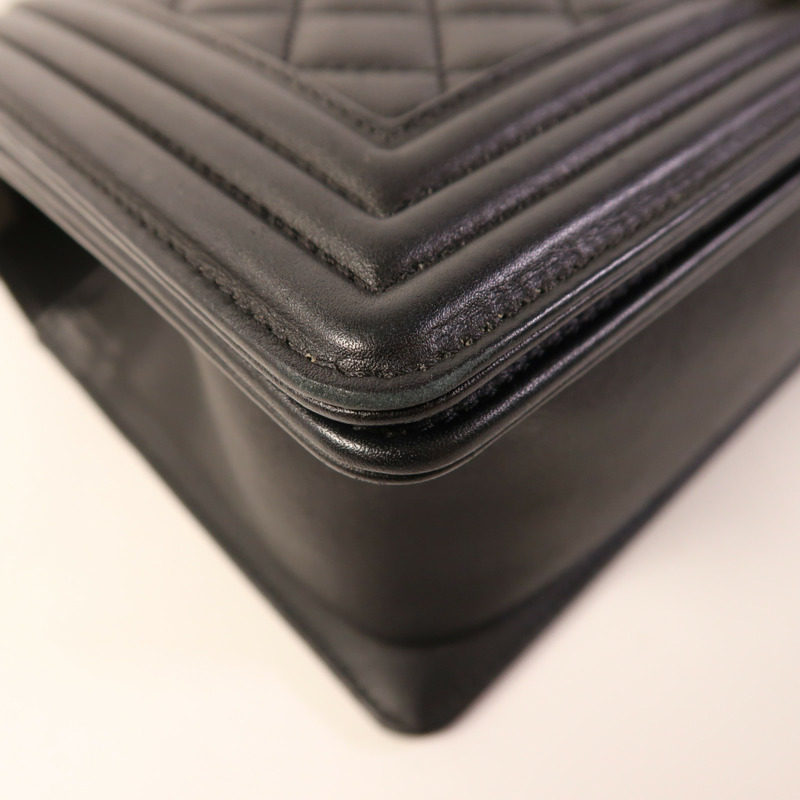 CHANEL 牛皮皮革Boy 25銀扣鏈帶肩背袋-12