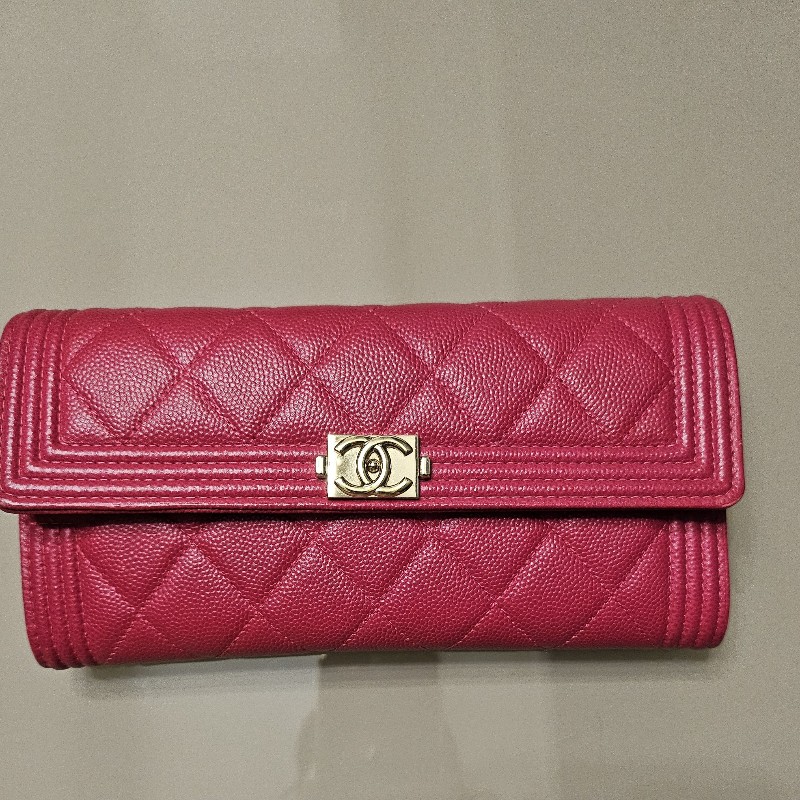 CHANEL boy金扣荔枝紋皮長夾-0