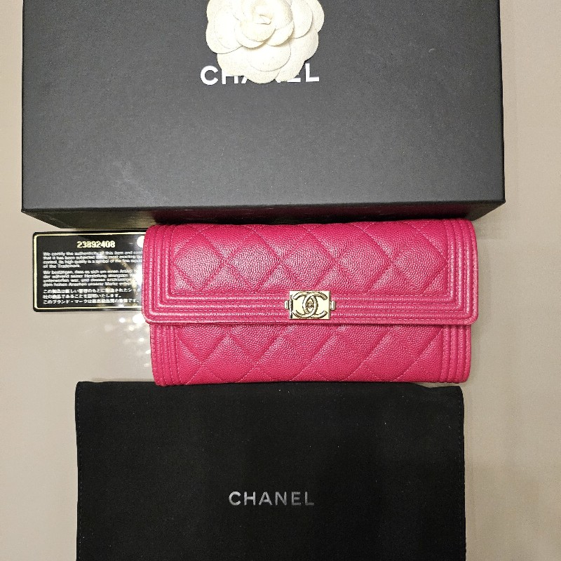 CHANEL boy金扣荔枝紋皮長夾-12