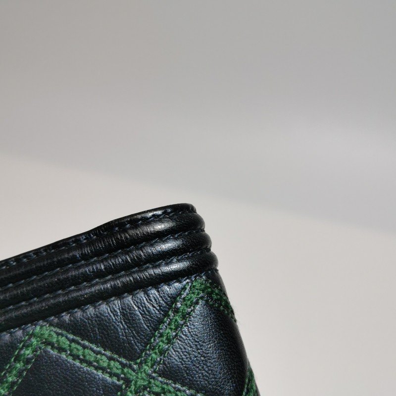 Chanel Boy Bag 羊皮 菱格絎縫 方形 雙C鎖扣 錢包-14