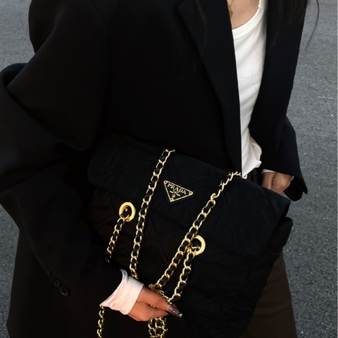 Prada 黑金鏈條包