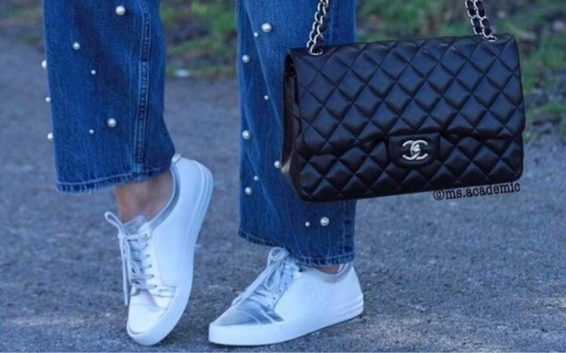 香奈兒經典休閒鞋經典鞋香奈兒銀白拼銀色運動鞋Chanel quilted sneakers 小白鞋購於台灣專櫃保證真品運動鞋香奈兒運動鞋chanel 運動鞋全新-2