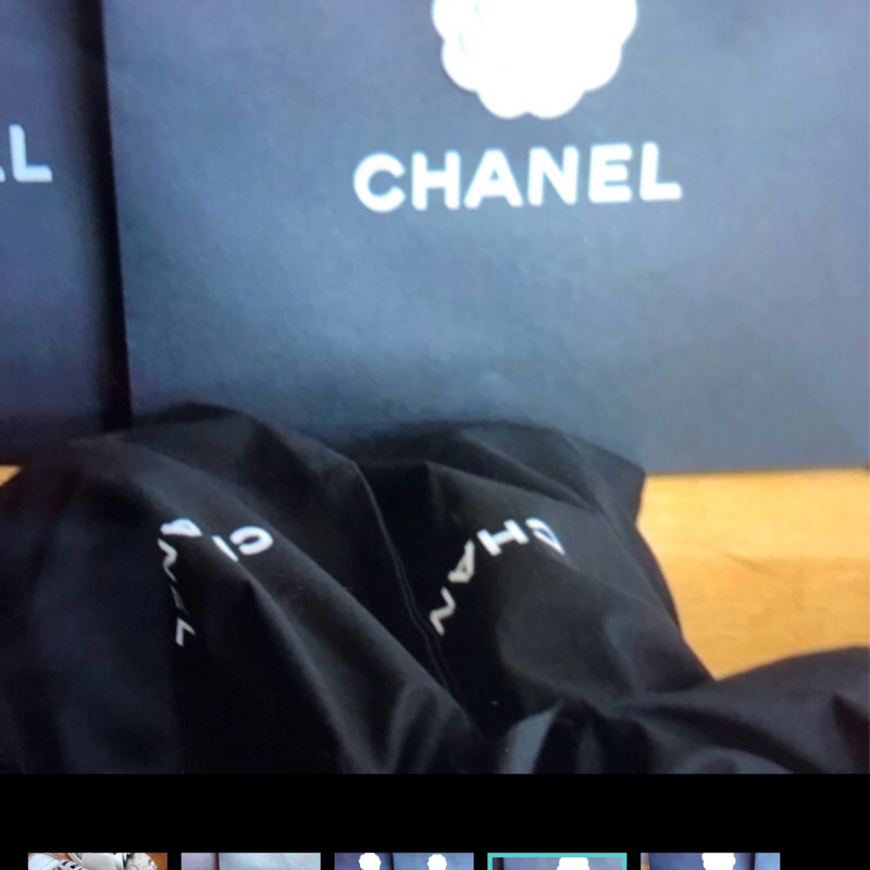 香奈兒經典休閒鞋經典鞋香奈兒銀白拼銀色運動鞋Chanel quilted sneakers 小白鞋購於台灣專櫃保證真品運動鞋香奈兒運動鞋chanel 運動鞋全新-5