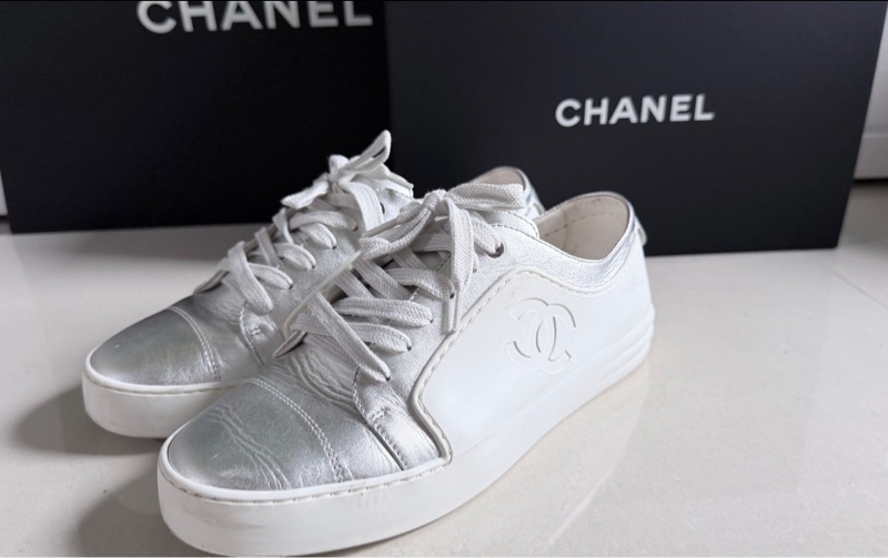 香奈兒經典休閒鞋經典鞋香奈兒銀白拼銀色運動鞋Chanel quilted sneakers 小白鞋購於台灣專櫃保證真品運動鞋香奈兒運動鞋chanel 運動鞋全新-8