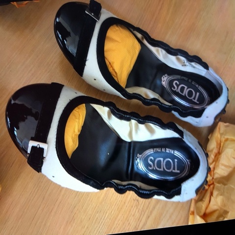 TODS娃娃鞋Tods黑白娃娃鞋全新38號購於台灣專櫃保證真品