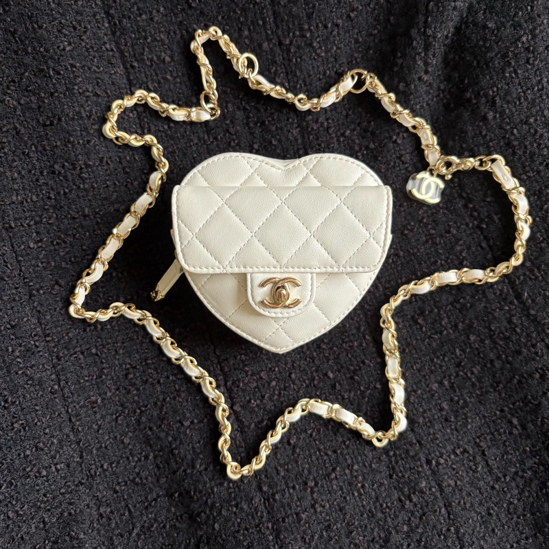 Chanel 愛心鏈帶包/腰包/斜背包 白色淡金釦-0