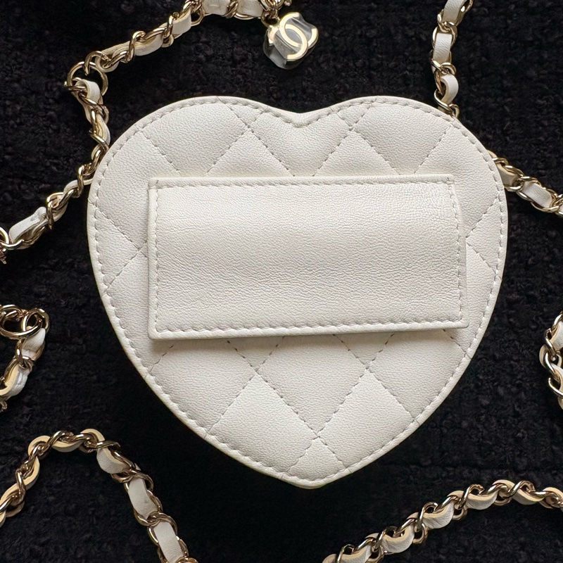 Chanel 愛心鏈帶包/腰包/斜背包 白色淡金釦-2