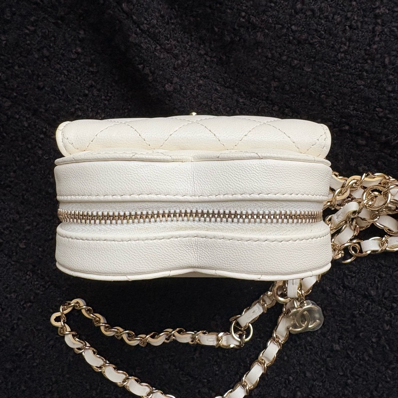 Chanel 愛心鏈帶包/腰包/斜背包 白色淡金釦-6