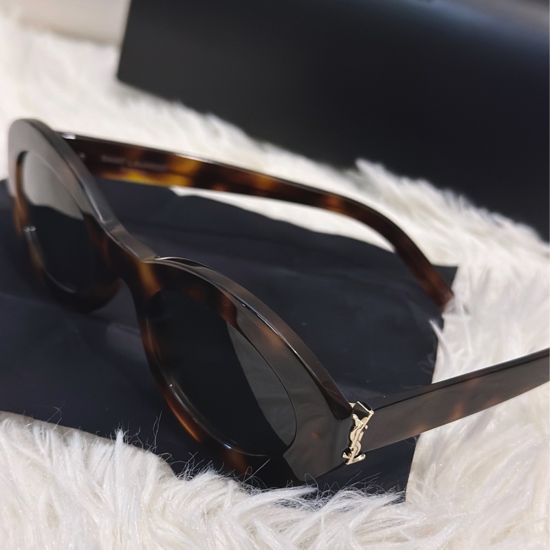 YSL 琥珀色墨鏡-2