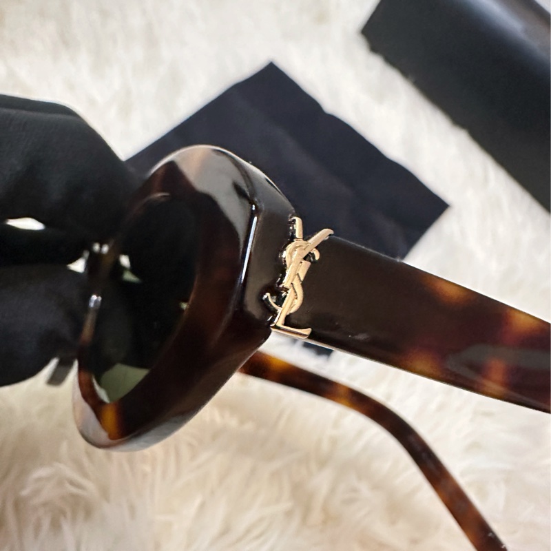 YSL 琥珀色墨鏡-3
