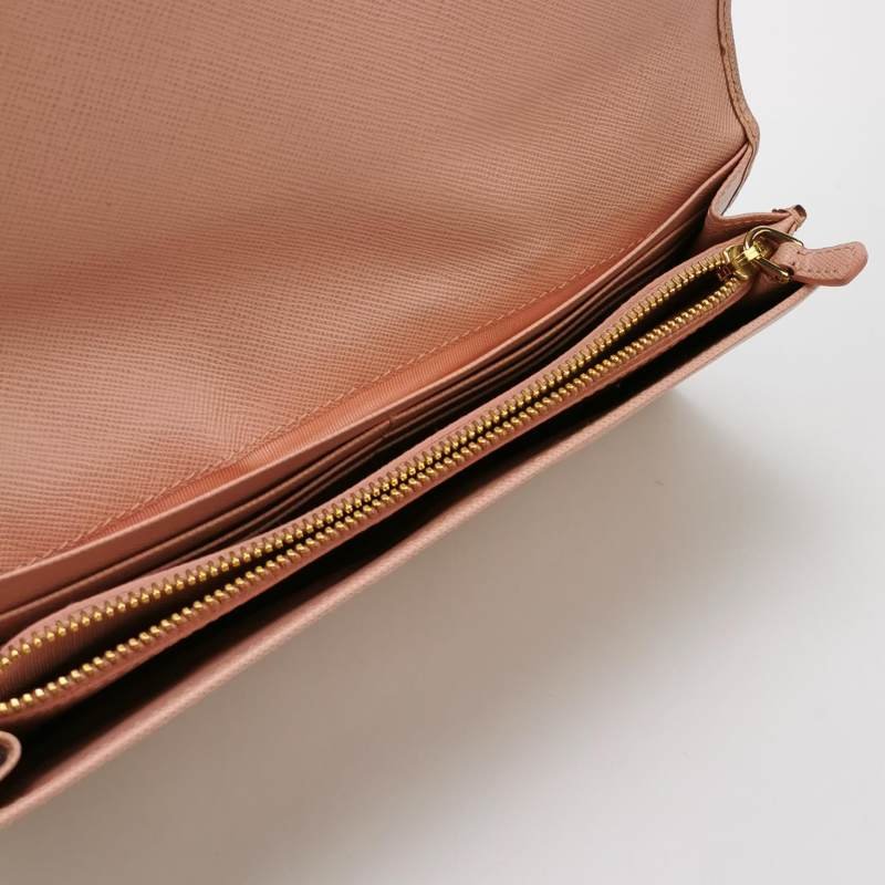 Prada 牛皮 純色 字母 Logo 手拿包-5