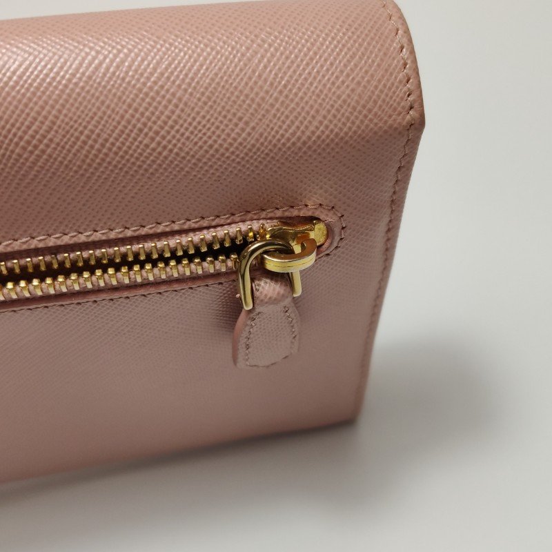 Prada 牛皮 純色 字母 Logo 手拿包-10