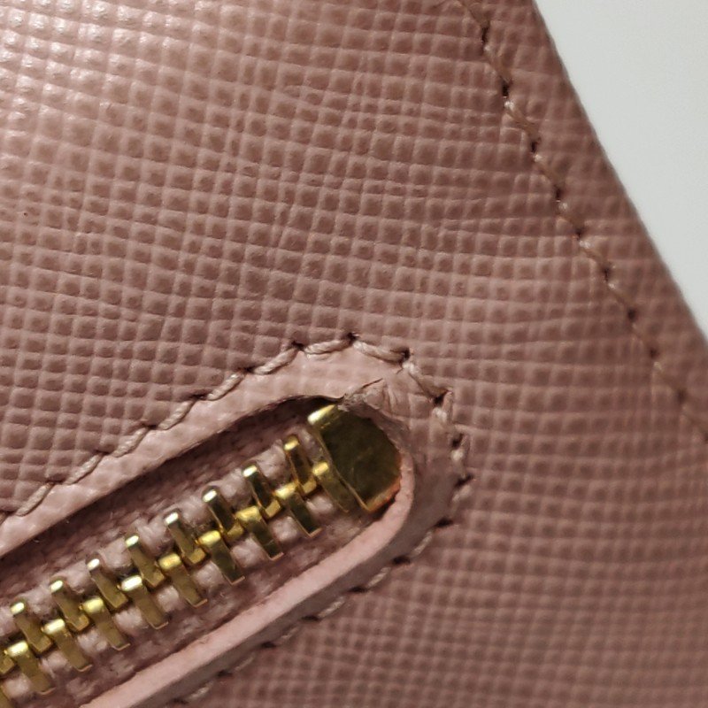 Prada 牛皮 純色 字母 Logo 手拿包-16