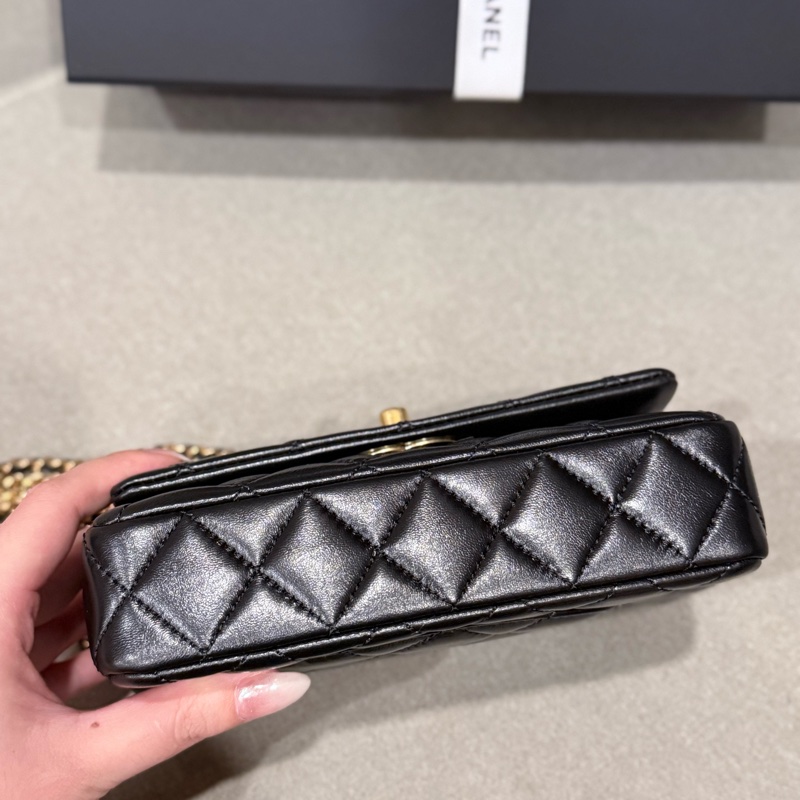 Chanel 24a迷你鏈條口蓋包-9