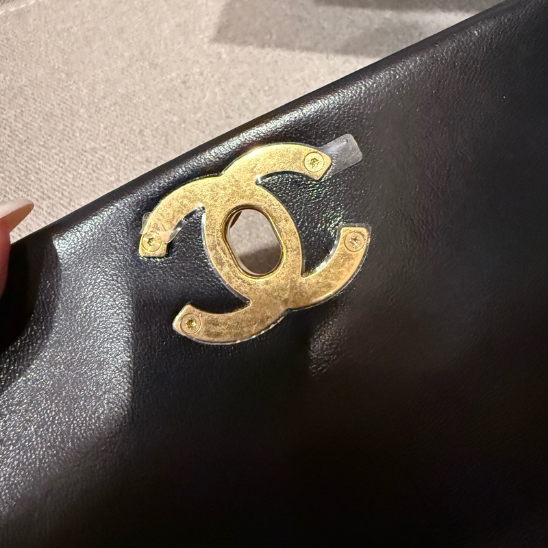 Chanel 24a迷你鏈條口蓋包-12