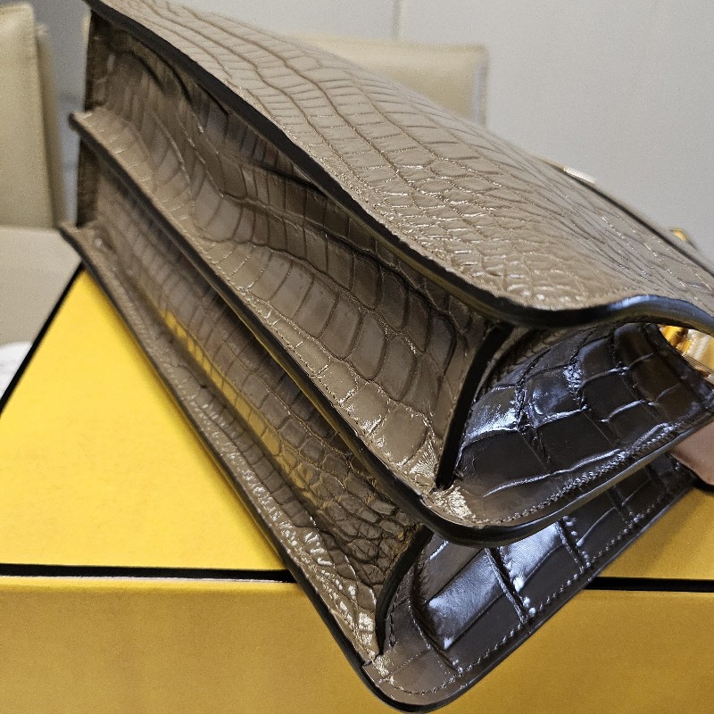 fendi鱷魚皮Peakboo手提肩背包-5