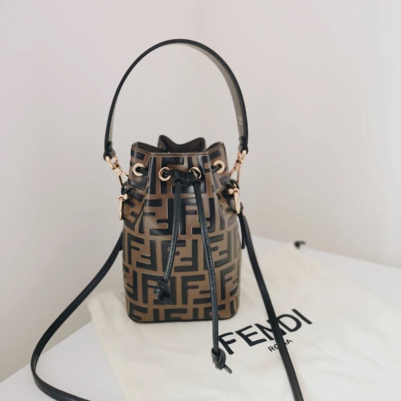 FENDI 棕色經典老花壓紋Mon Tresor 抽繩水桶包 12*18*10 99新配件塵袋-1