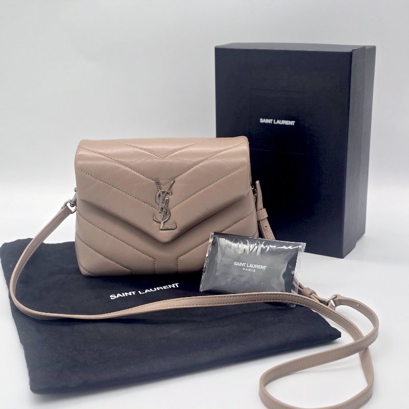 YSL Monogram Lou Lou V紋 小牛皮 斜背包-0