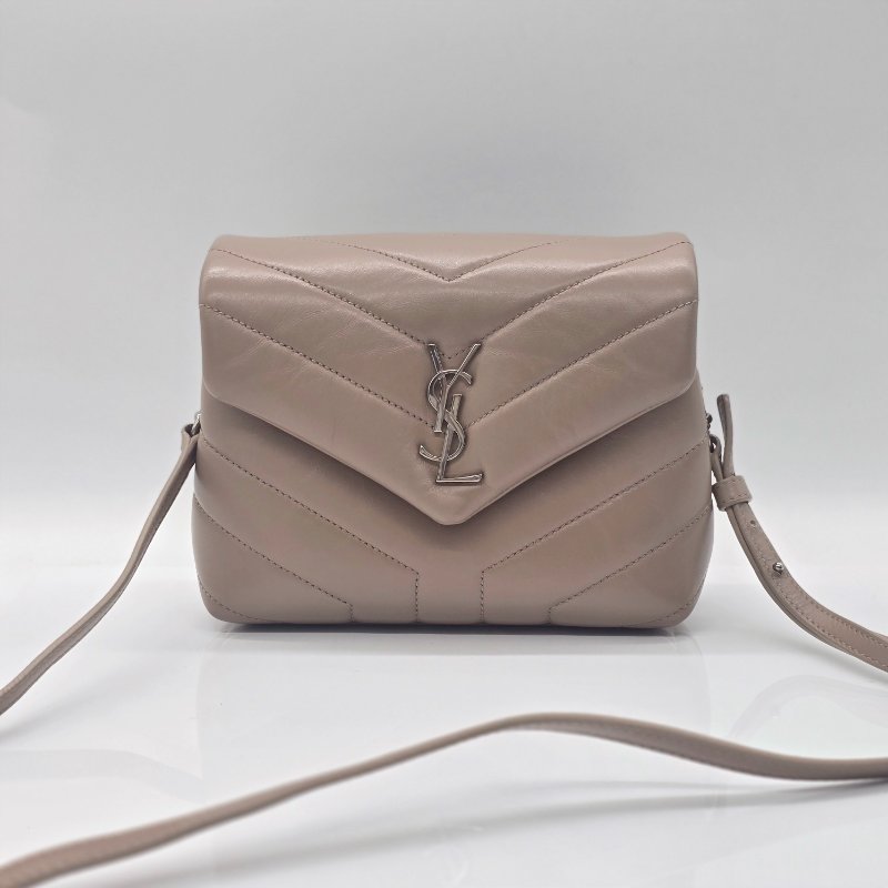 YSL Monogram Lou Lou V紋 小牛皮 斜背包-1