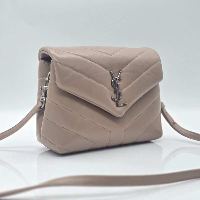 YSL Monogram Lou Lou V紋 小牛皮 斜背包-2