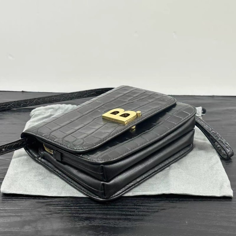 BALENCIAGA 金屬字母鱷魚紋肩背斜背包 19*15*6 98新配件塵袋-4