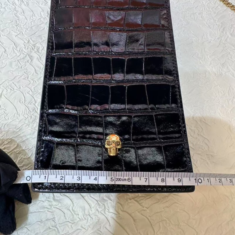 亞歷山大麥昆/Alexander McQueen竪版錢包 長款卡包 錢夾 稀有霧面鰐魚紋 個性鏈條挎包 可放手機鑰匙等 材質:牛皮霧面壓鰐魚紋-2