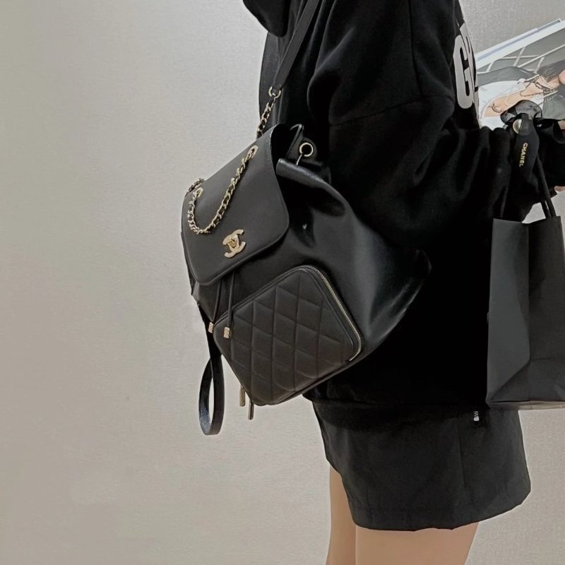 CHANEL Affinity25B黑金牛皮顆粒壓花大號後背包 24*25*17 全新配件:盒子塵袋-1