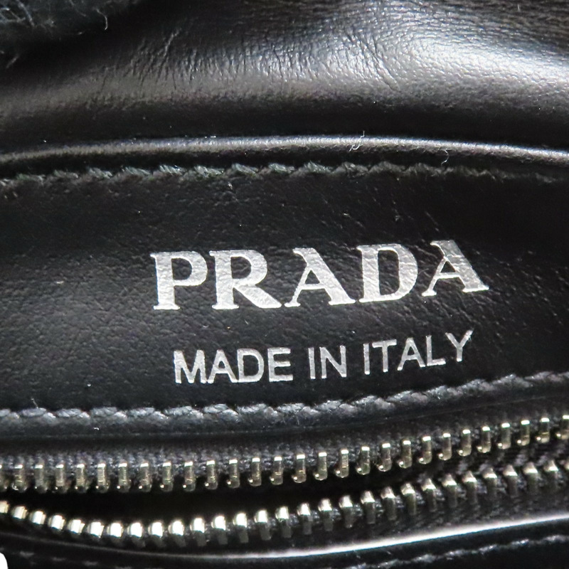 黑色 City牛皮 Racing Logo 相機包 肩背包【PRADA 普拉達】 1BH093-8