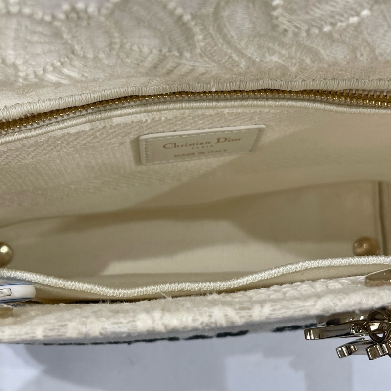 Dior 迪奧白色刺繡 中號戴妃包尺寸約24*11*20-4