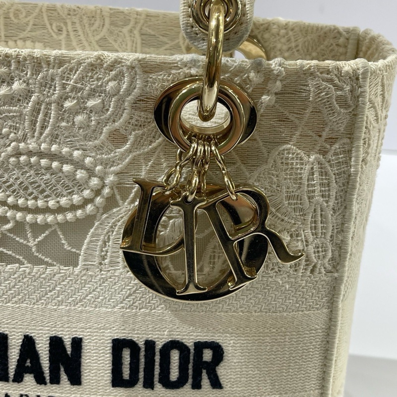 Dior 迪奧白色刺繡 中號戴妃包尺寸約24*11*20-8