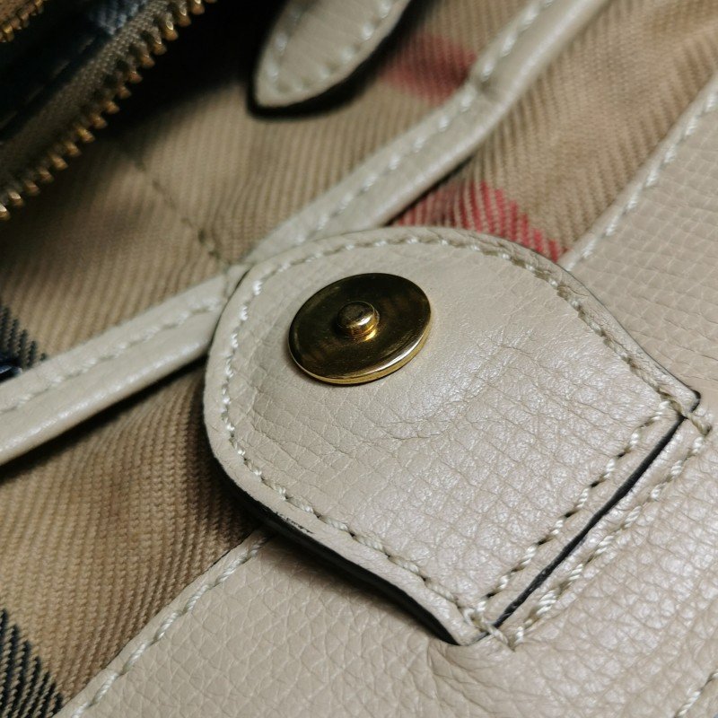 Burberry The Banner 班納 小號 牛皮 拼色 鏤空 流蘇 包邊 斜背包-11